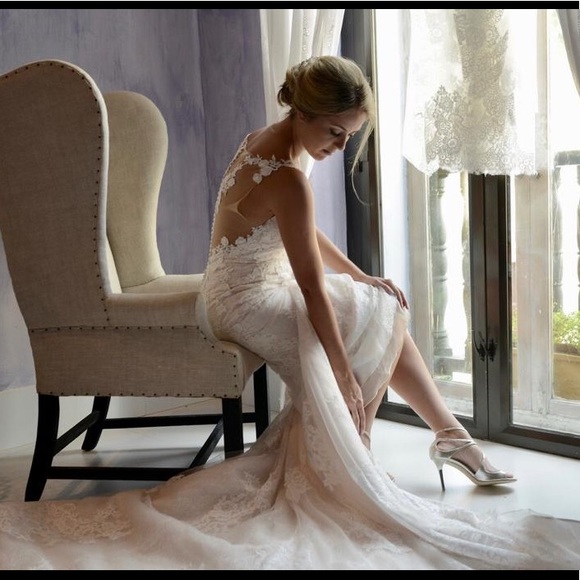 Designer wedding dress - Picture 3 of 5